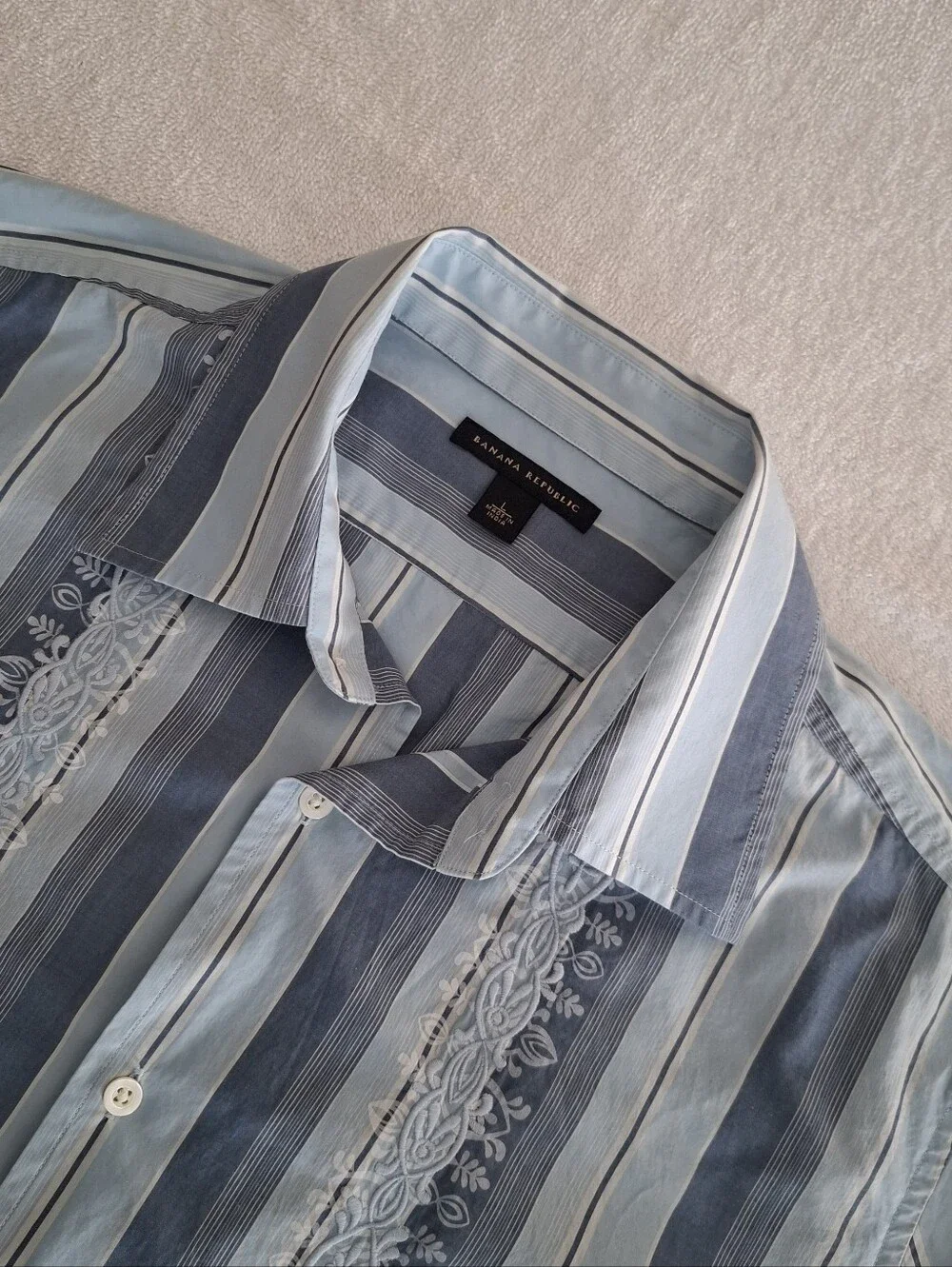 VTG Banana Republic Men’s Cotton Button Down Blue White Sz L Embroidery Detail